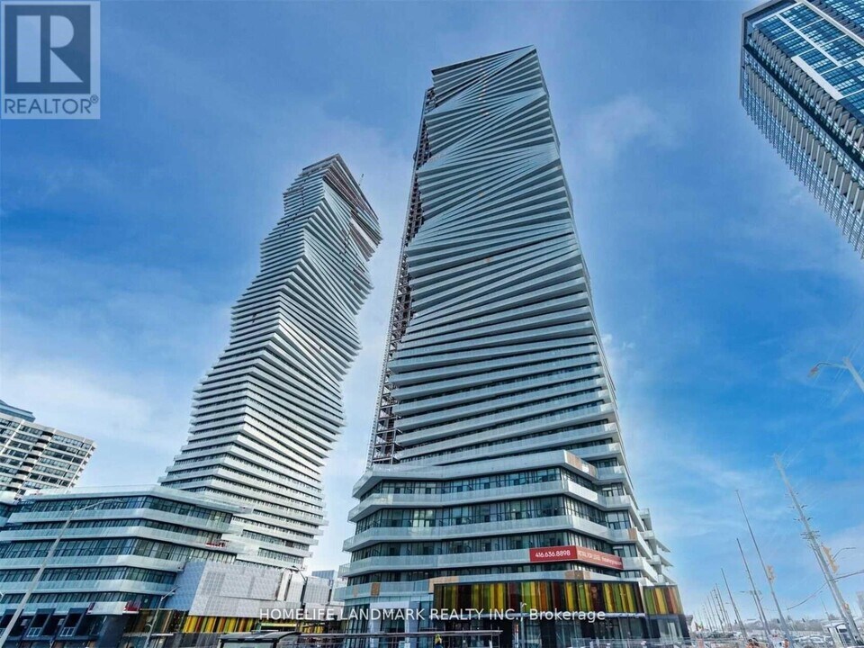 3900 Confederation Pkwy in Mississauga, ON - Building Photo