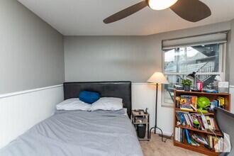 2849 N Southport Ave, Unit B in Chicago, IL - Building Photo - Building Photo