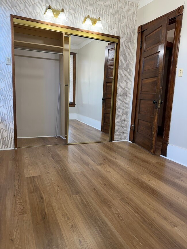 3314 N Sacramento Ave, Unit 2