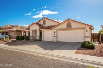 3921 W Bloomfield Rd in Phoenix, AZ - Foto de edificio - Building Photo