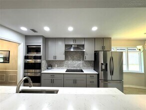 2013 Oxford Cir in Grand Prairie, TX - Building Photo - Building Photo