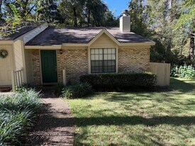 112 Whetherbine Way W in Tallahassee, FL - Building Photo