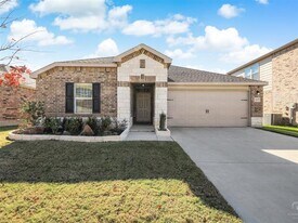 2207 Heaton St in Forney, TX - Building Photo