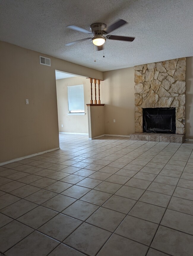11600 Marsh McCall Way, Unit D in El Paso, TX - Building Photo - Building Photo