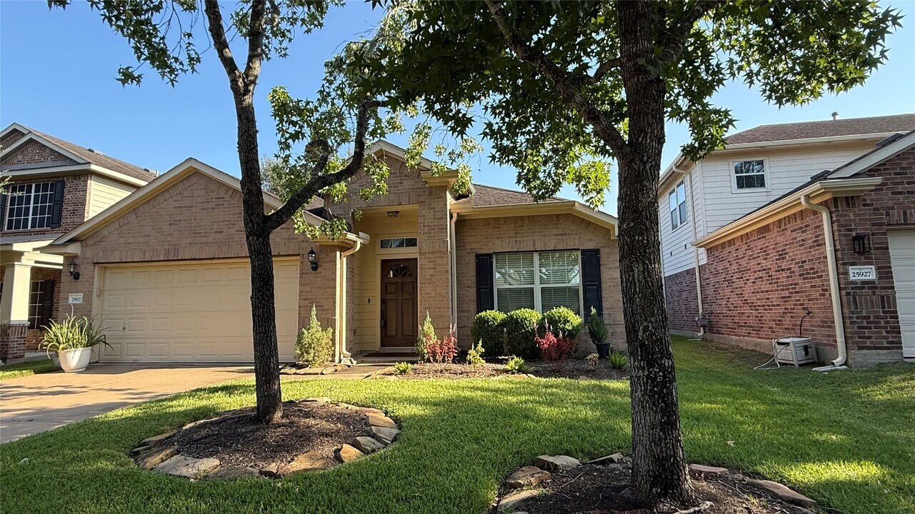 25923 Hopson Meadows Dr in Richmond, TX - Building Photo