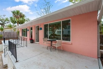 974 Tennessee Ln in Sarasota, FL - Foto de edificio - Building Photo