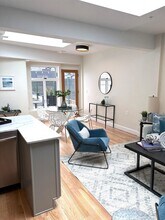 202 Elm St, Unit 3 in North Cambridge, MA - Building Photo - Building Photo
