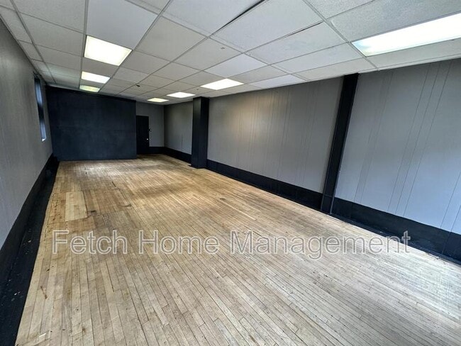 107 E Main St in New Holland, PA - Building Photo - Building Photo