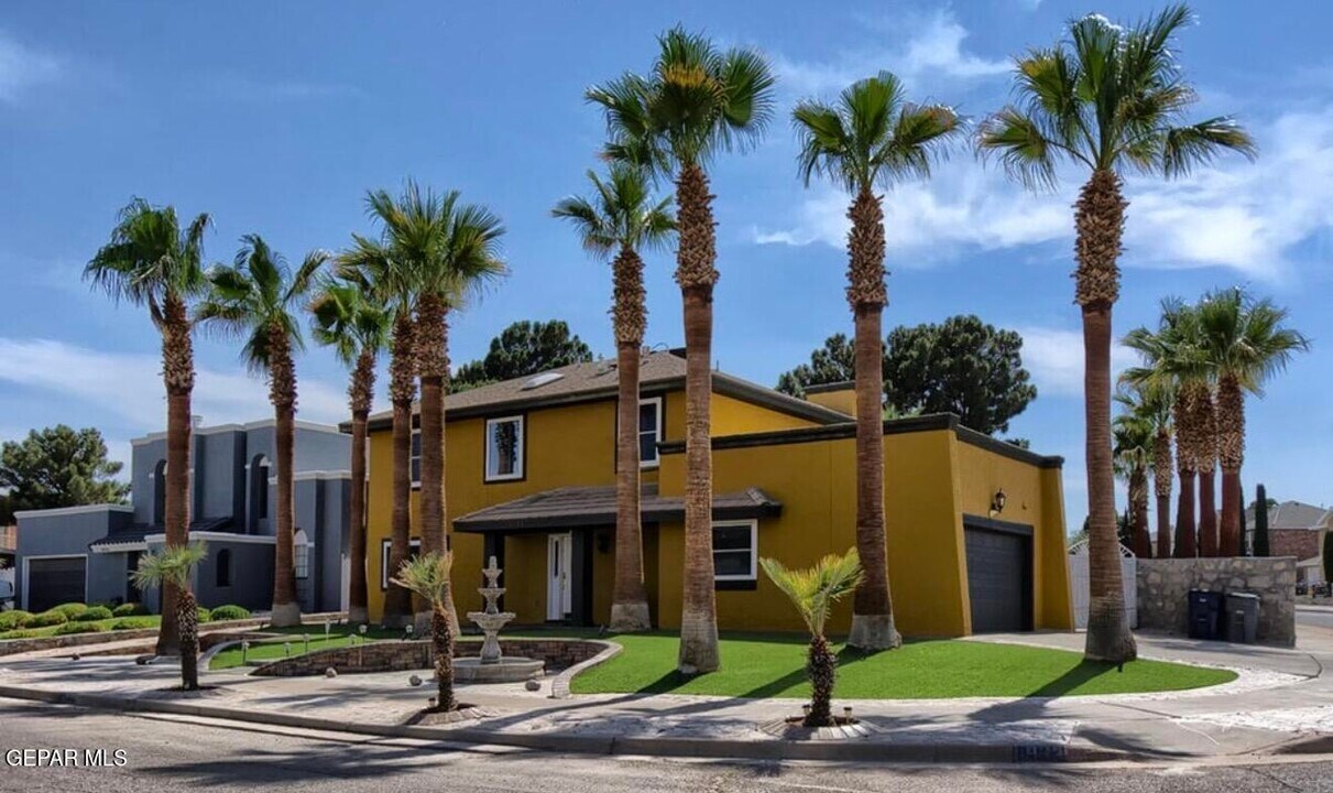 1933 Gus Moran St in El Paso, TX - Building Photo