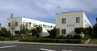 6214-6216 Heliotrope Ave in Bell, CA - Foto de edificio - Building Photo