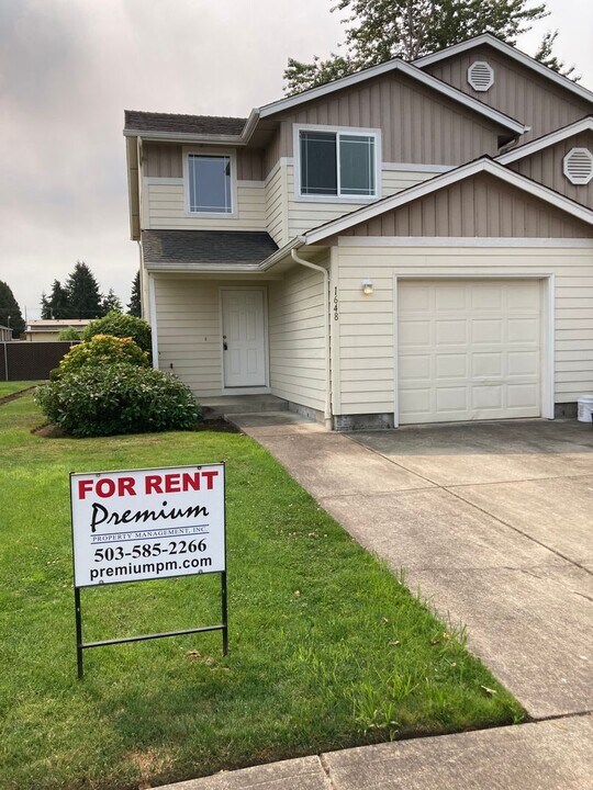 1648 Lucinda Ave NE in Keizer, OR - Building Photo