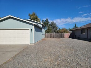 4211 E Sumac Dr in Spokane, WA - Building Photo - Building Photo