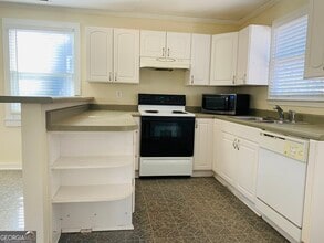 613 N Greenwood St in Lagrange, GA - Building Photo - Building Photo