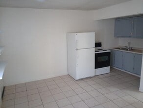 1003 N Jefferson St in Eloy, AZ - Foto de edificio - Building Photo