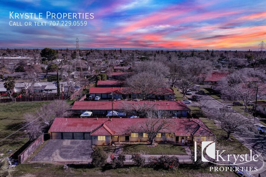 2028 Red Robin Ln in Sacramento, CA - Building Photo