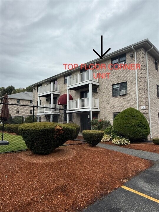 8 Kenmar Dr in Billerica, MA - Building Photo