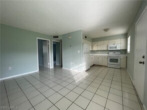 3325 Arpt Rd S in Naples, FL - Building Photo - Building Photo
