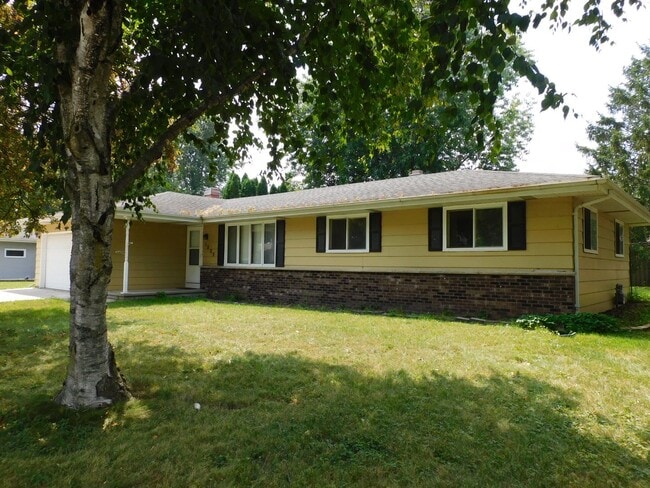 property at 1325 Green Acres Ln