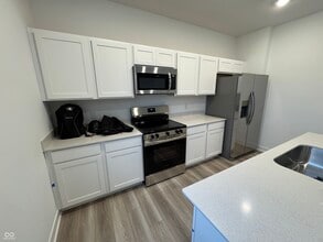 2925 Grand Rdg Dr in Greenwood, IN - Building Photo - Building Photo