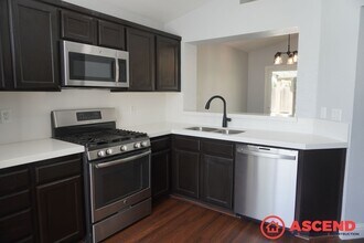 4801 Show Horse Dr in Bakersfield, CA - Building Photo - Building Photo
