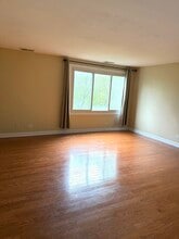 425 Walnut Creek Rd in Lisle, IL - Building Photo - Building Photo