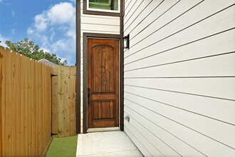7938 Angus St in Houston, TX - Building Photo - Building Photo