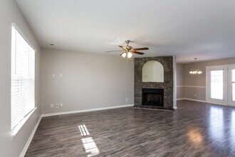 1104 Vistalite Ln in Dallas, NC - Building Photo - Building Photo