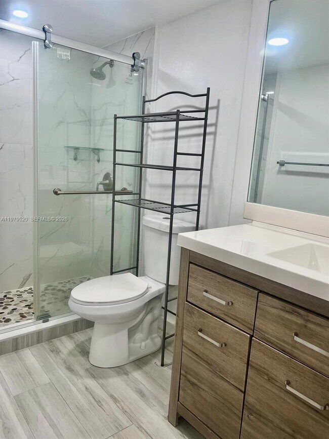 19055 NW 62nd Ave in Hialeah, FL - Building Photo - Building Photo