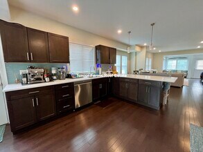 120 Jerome St, Unit 1 in Medford, MA - Building Photo - Building Photo