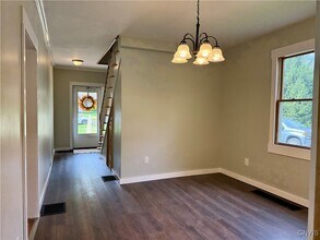 37 White St in Clinton, NY - Building Photo - Building Photo