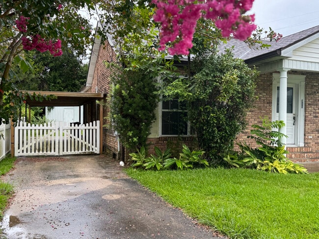 311 S Morgan Ave in Broussard, LA - Building Photo - Building Photo