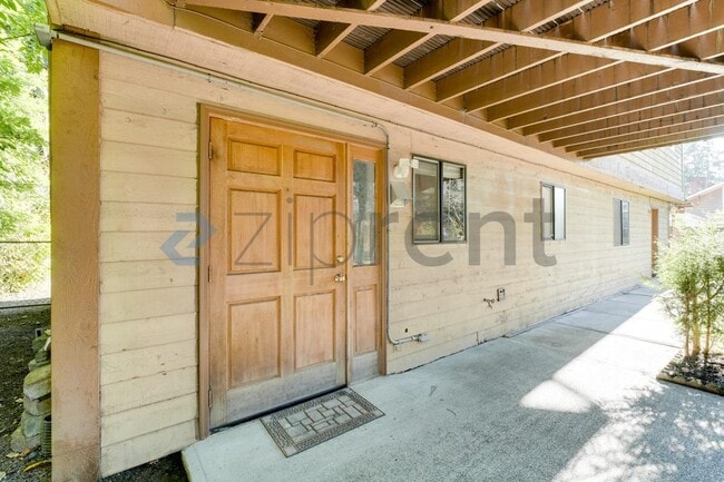 14325 19th Ave NE in Seattle, WA - Building Photo - Building Photo