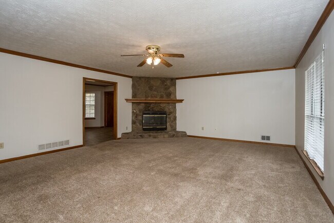 105 Bennington Dr in Stockbridge, GA - Building Photo - Building Photo