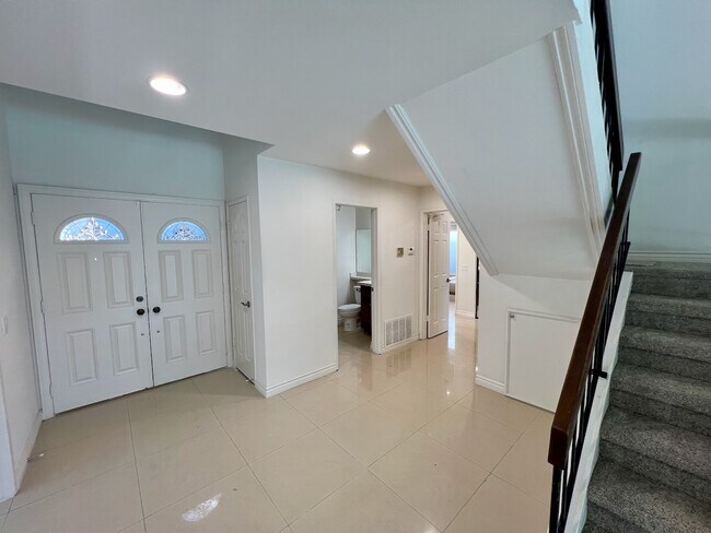 37 Plymouth in Irvine, CA - Building Photo - Building Photo