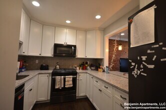 60 Florida St, Unit 2 in Boston, MA - Foto de edificio - Building Photo