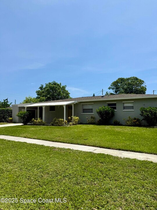 1285 Wilson St in Melbourne, FL - Building Photo