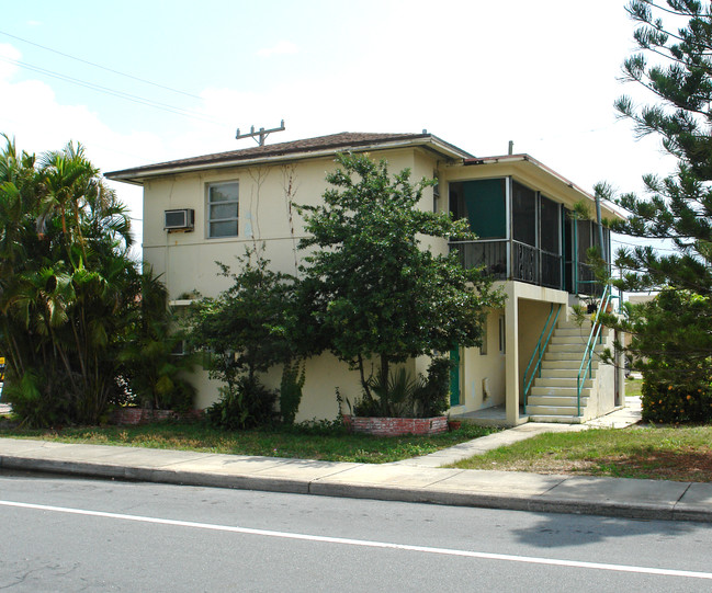 115 Lucerne Ave in Lake Worth, FL - Building Photo - Building Photo