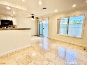 686 Park Dr, Unit B2 in Costa Mesa, CA - Building Photo - Building Photo