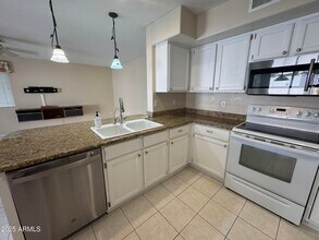 3306 E Nighthawk Wy in Phoenix, AZ - Building Photo - Building Photo