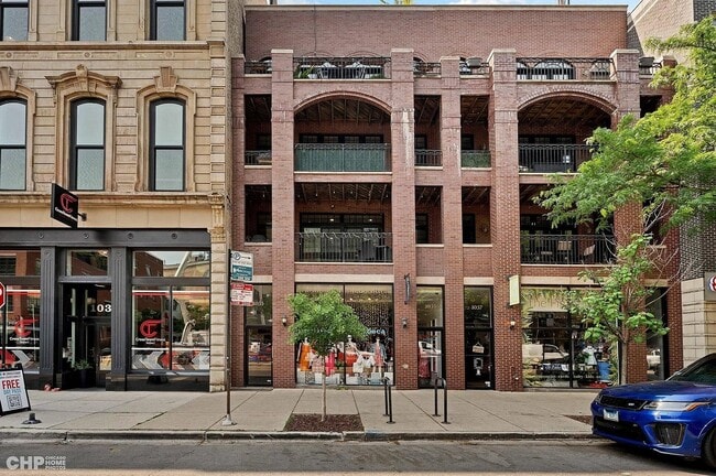 property at 1035 W Madison St