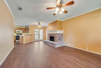 220 High Pointe Ln in Cedar Hill, TX - Building Photo - Building Photo