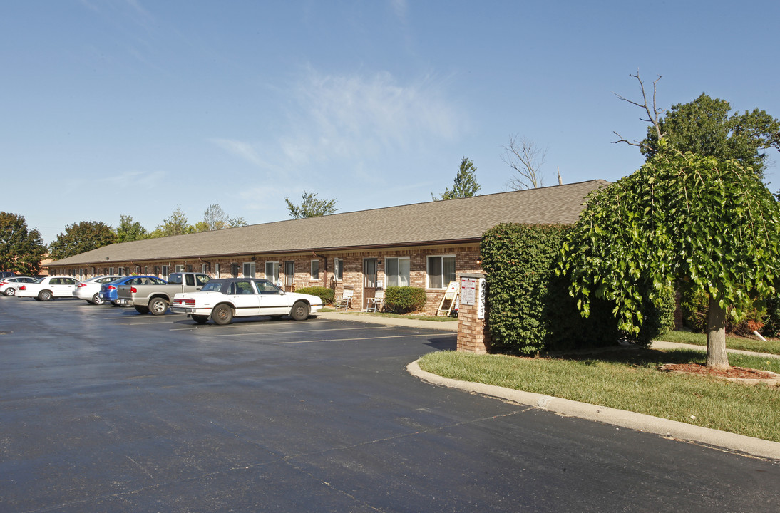 Central Court Apartments in Garden City, MI - Foto de edificio