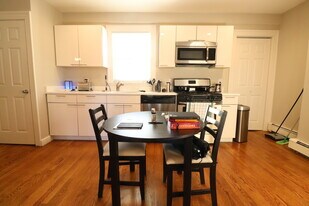 4 Belvidere Pl, Unit 3 in Cambridge, MA - Building Photo