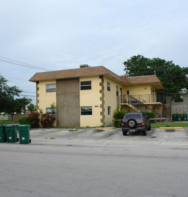 3811-3821 SW 60th Ave in Fort Lauderdale, FL - Building Photo - Building Photo