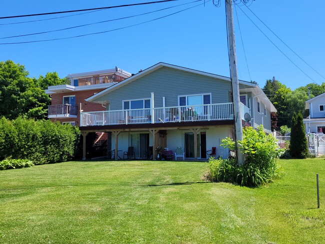 property at 103 Robert St W