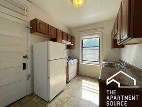 2530 N Kedzie Blvd, Unit 1N in Chicago, IL - Building Photo - Building Photo