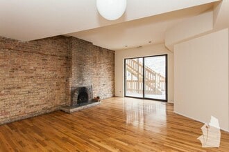 600 W Surf St, Unit 2 in Chicago, IL - Building Photo - Building Photo