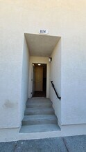 812 E 76th Pl in Los Angeles, CA - Building Photo - Building Photo