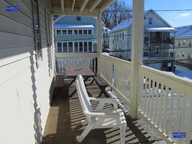 284 Summit Ave, Unit 3 in Boston, MA - Building Photo - Building Photo