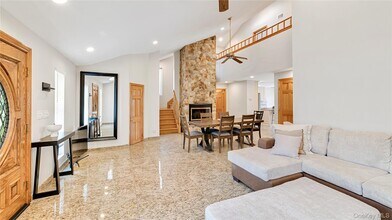 3 Marjorie Ln in East Rockaway, NY - Building Photo - Building Photo